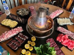 -果松木炭酸菜铜火锅·外婆参鸡汤