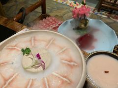 -老牌坊云南鱼豆花火锅(爱建店)