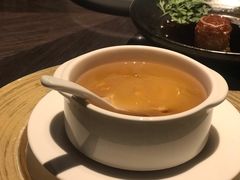 银耳炖秋梨-万丽轩·粤菜(王府井金茂万丽酒店)