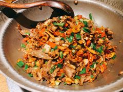 土家锅气爆鸡杂-吃饭皇帝大土家民族菜(正大广场店)