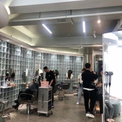 -LESSMORE科技头皮理容中心