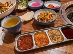 -明洞阿姨·韩式酱蟹烤肉·创意料理(三元桥店)