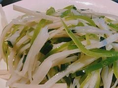 -渝信川菜 · 川味家常菜(财富购物中心店)