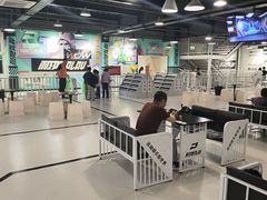 -极限PLAY运动娱乐新世界·团建派对表演休闲馆·室内高空游乐园