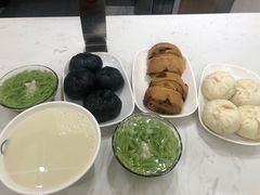 -李与白包子铺(桐梓林店)