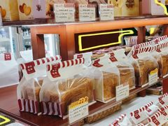 -红宝石·鲜奶小方·海派西点房(莘庄龙之梦店)