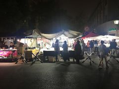 -吴山路夜市
