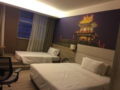 -西安大雁塔科技大学地铁站亚朵酒店