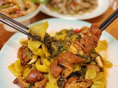 酸菜炒肥肠-唔止卤嘢·潮州府城菜(鹭江店)