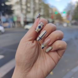 -花岐款式专研健康美甲沙龙