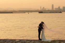 -雪中彩影婚纱摄影·微光艺术中心