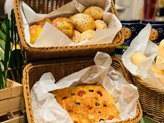 餐前面包-北京希尔顿逸林酒店-逸轩西餐厅-自助餐厅