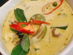 -Chom Cafe and Restaurant