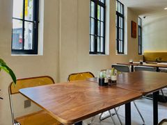 -Fridi Patisserie Cafe