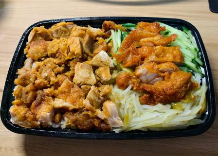 「孜然粉脆皮鸡 奥尔良腿排」 肉巨多!蔬菜种类也丰富!性价比高!