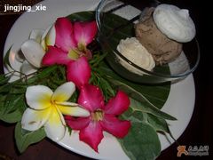 巧克力冰淇淋球-DiAtas by Art Cafe Bumbu Bali