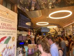 -Gelateria Dondoli
