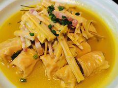 鸡汁笋干炖千张包-鱼食饭稻·苏浙土菜17年老馆子(平江路店)