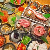 晚间宵夜档的深夜烤肉《椿社》mini冰面配烤肉！氛围感极强！