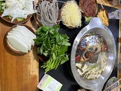 -重庆故事姊妹老火锅(财经学院店)