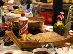 -鲜入围煮花胶鸡海鲜火锅