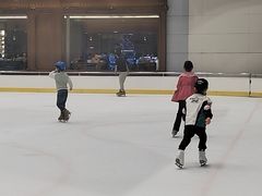 -冰纷万象滑冰场(深圳万象城店)