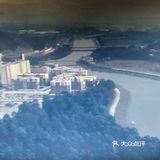 是否能走出自己的一方天地？但正是因为看到《过界男女》