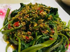 剁椒藤菜-洪霞餐馆