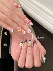 -花岐款式专研健康美甲沙龙