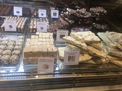 -VENCHI 闻绮(北京国贸商城店)