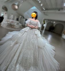 -艾米丽婚纱礼服