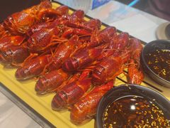 -肥肥虾庄·金牌油焖大虾(汉街SKP店)