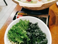 丸子汤-三湘四水湖南特色餐厅(颐景公寓店)