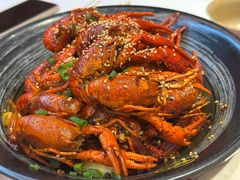 -肥肥虾庄·金牌油焖大虾(汉街SKP店)
