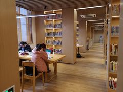 -漕河泾街道图书馆(漕河泾社区文化活动中心店)