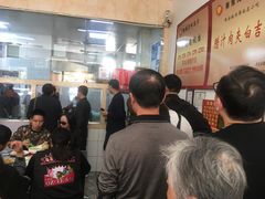 等位区-秦豫肉夹馍(骡马市总店)