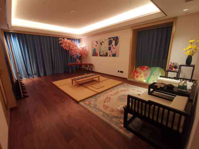 很久没运动了坐久了浑身难受在点评上搜索附近的按摩spa馆看到这家