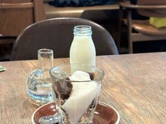 -ROAST coffee & eatery