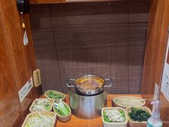 -独食火锅·半米屋台(直营总店)