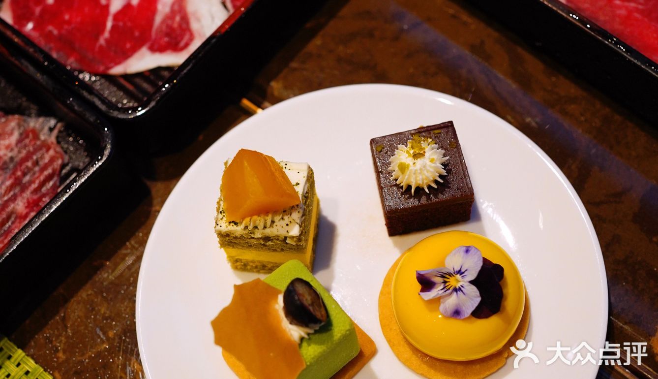 康德莱酒店里的火锅自助餐