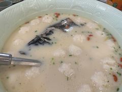 罗阳特色自制鱼丸鱼头汤-罗阳人家私房菜(罗阳路店)