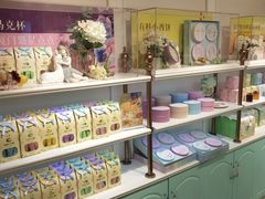 面包甜点陈列柜-苏小糖(鼓浪屿三丘田花园店)