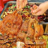 新鲜的黄牛肉和碳烤才是烧烤的爆香灵魂