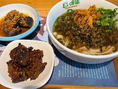 -呷佬·长沙手工米粉(金沙江路店)