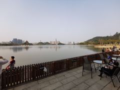 -新华书店(顺峰山公园店)
