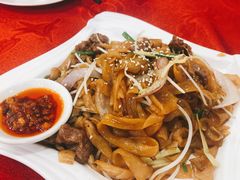 广式炒牛河-鼎珑点心仔(燕塘店)