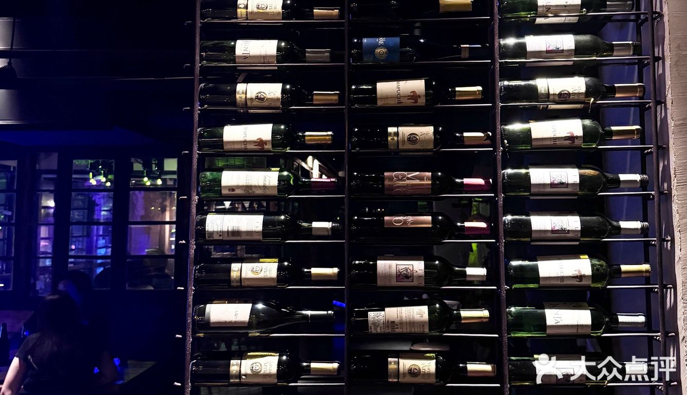 清远探店|氛围感拉满的音乐餐吧