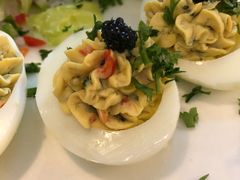 酿鸡蛋沙拉配鱼子酱-帕歌西班牙餐厅paco tapas