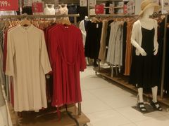 -优衣库(石家庄裕华万达广场店)