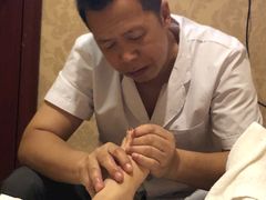 -鸿喜足健康足道采耳艾灸(南纬路店)